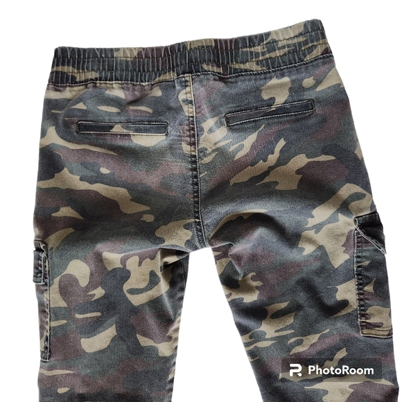 V.I.P. Green Camo Cargo Joggers, Elastic Waist & Hems Size 5/6  Style #2-80267AM - Picture 6 of 8